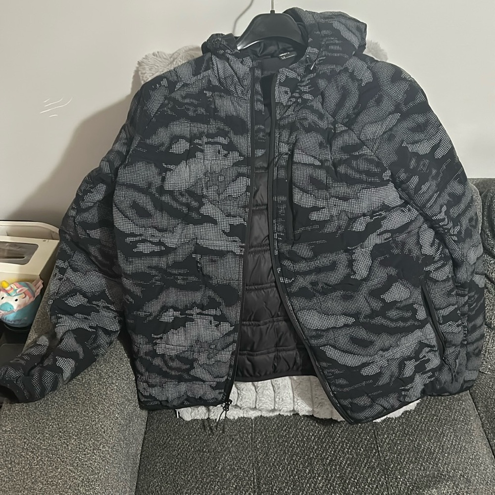 Like new condition gap fit - men’s large 3m digital camo styling. Asking $75 obo
